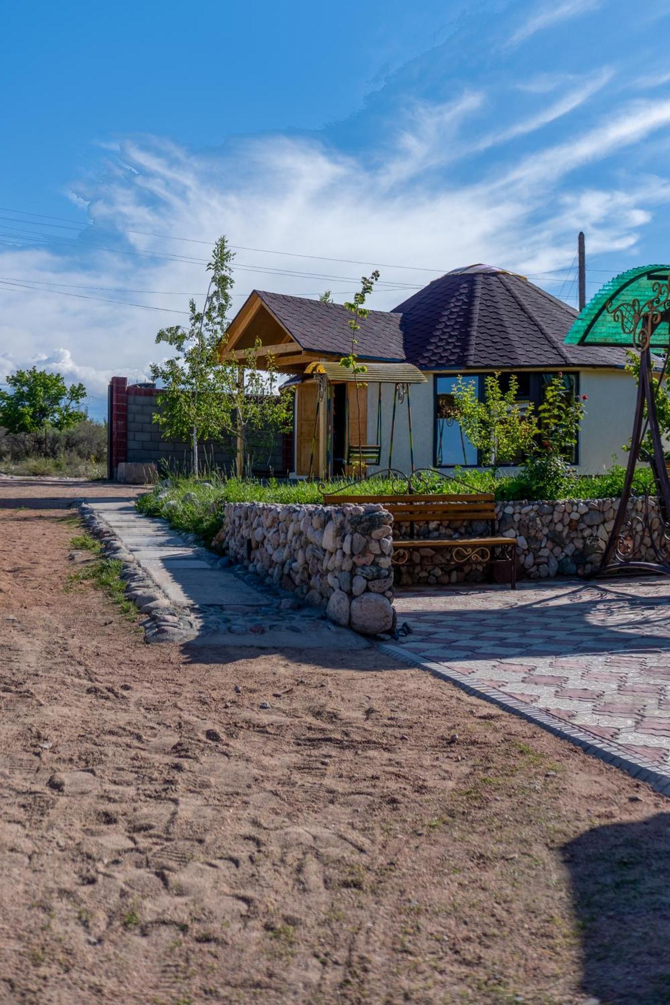 Svetlana Guest House Bokonbayevo Экстерьер фото