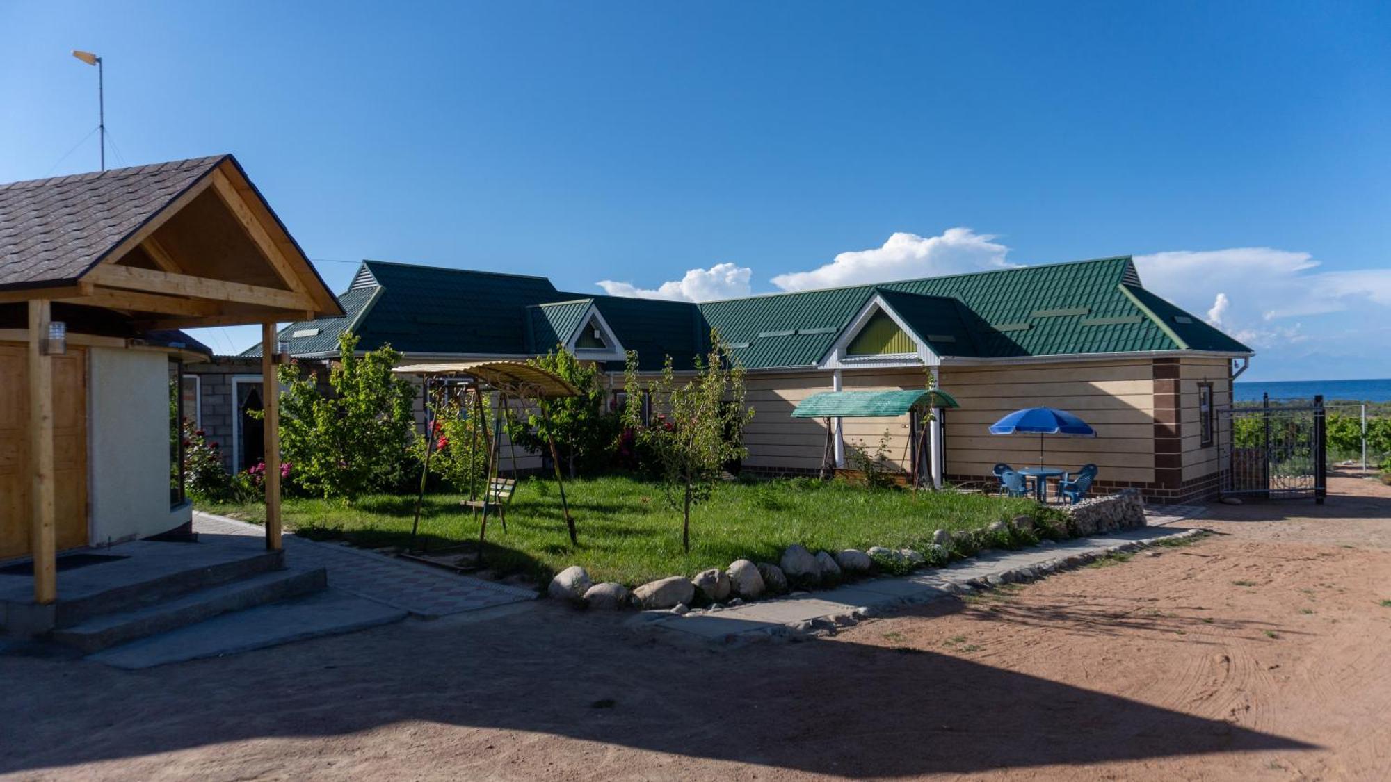 Svetlana Guest House Bokonbayevo Экстерьер фото
