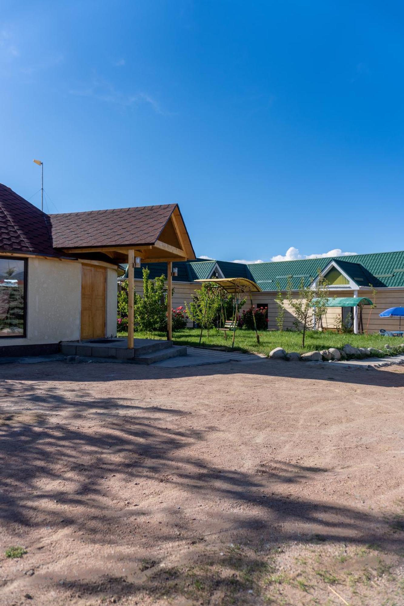 Svetlana Guest House Bokonbayevo Экстерьер фото