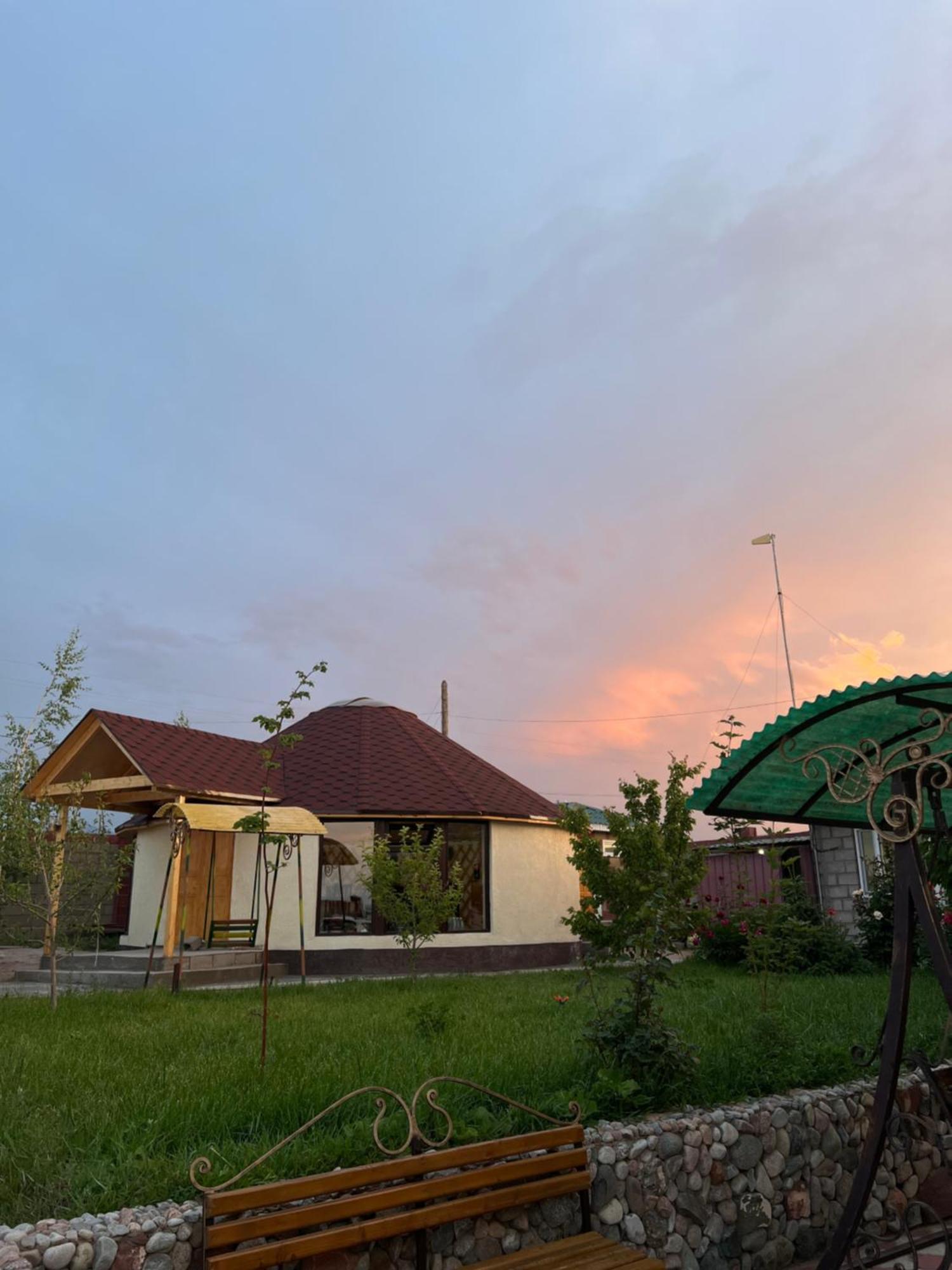 Svetlana Guest House Bokonbayevo Экстерьер фото